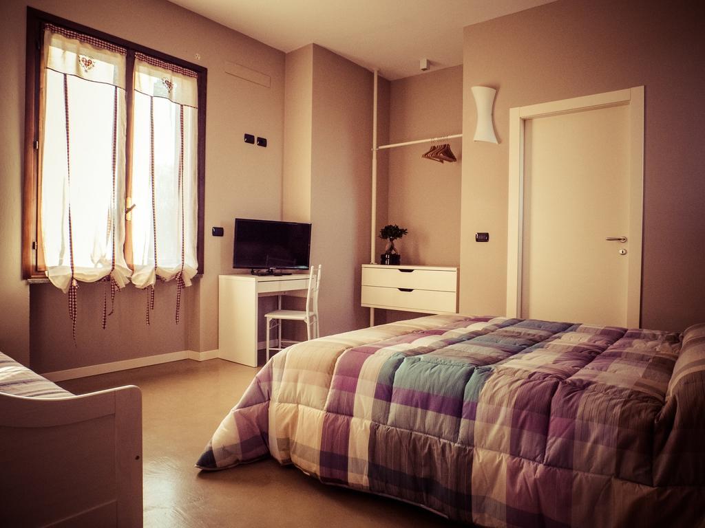 بيرغامو B&B Aurora الغرفة الصورة